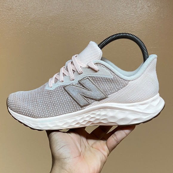 New Balance Fresh Foam Arishi V4 Women's Light Pink Sneakers Size 8 - Picture 9 of 15